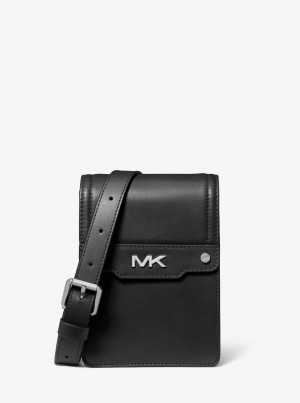 Geanta Crossbody Barbati Michael Kors Varick Leather Smartphone Crossbody Bag Negrii | 49NILHYOK