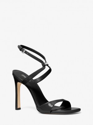 Sandale Dama Michael Kors Amara Patent Leather Sandal Negrii | 42ATOBWJU